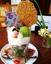 高山市内のカフェで抹茶パフェ付♪飛騨の小京都「高山」を歩く♪ 